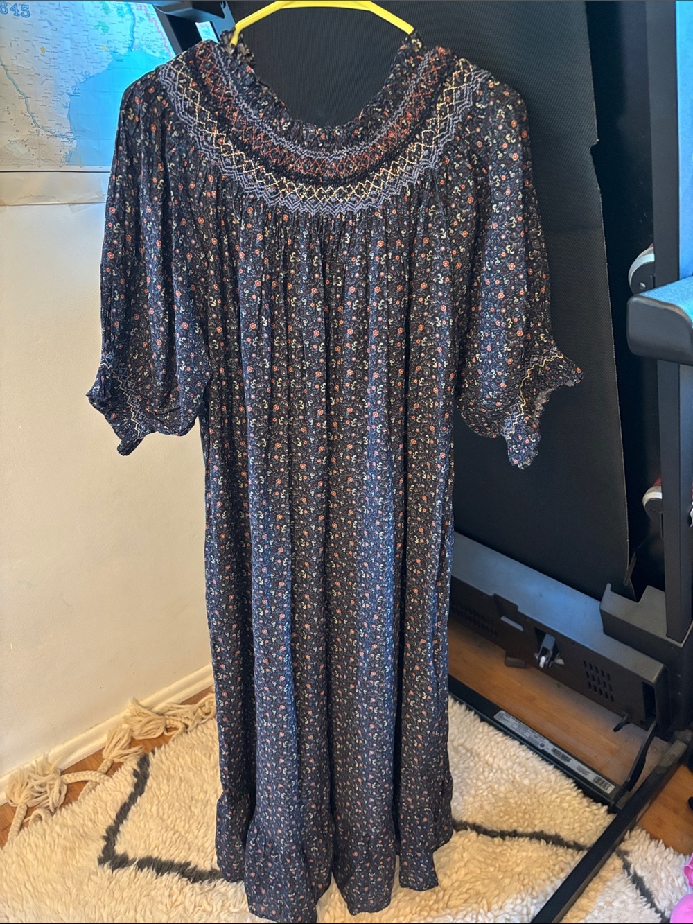 Doen Floral Smocked Dress - Picture 4 of 17